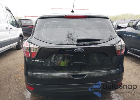 2017 Ford Escape S z USA, uszkodzony, nr VIN 1FMCU0F79HUB19834